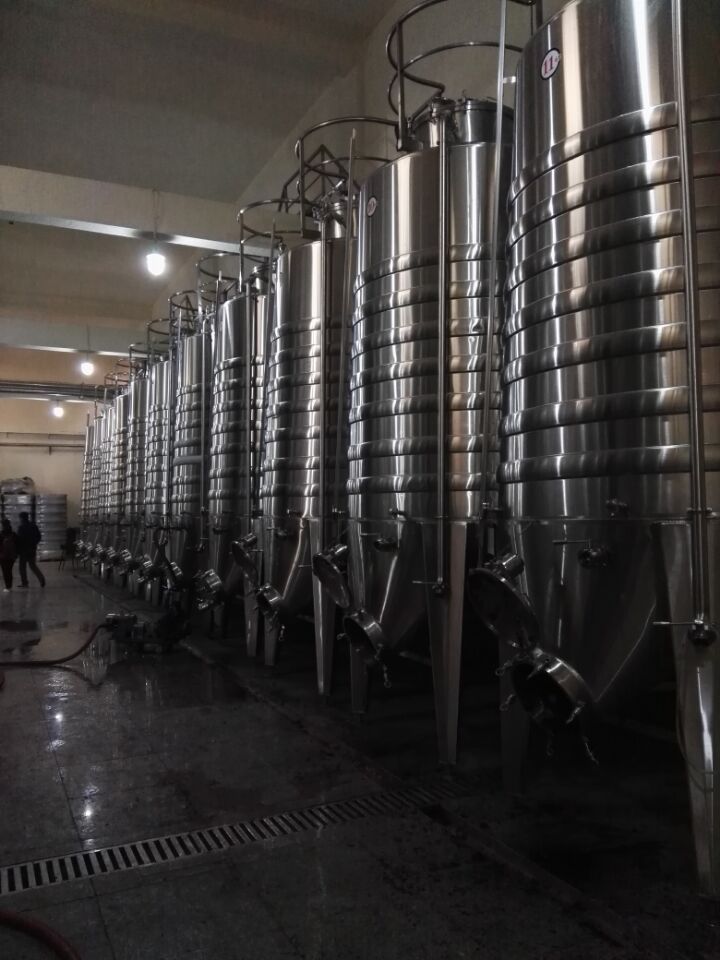 10噸果酒發(fā)酵罐